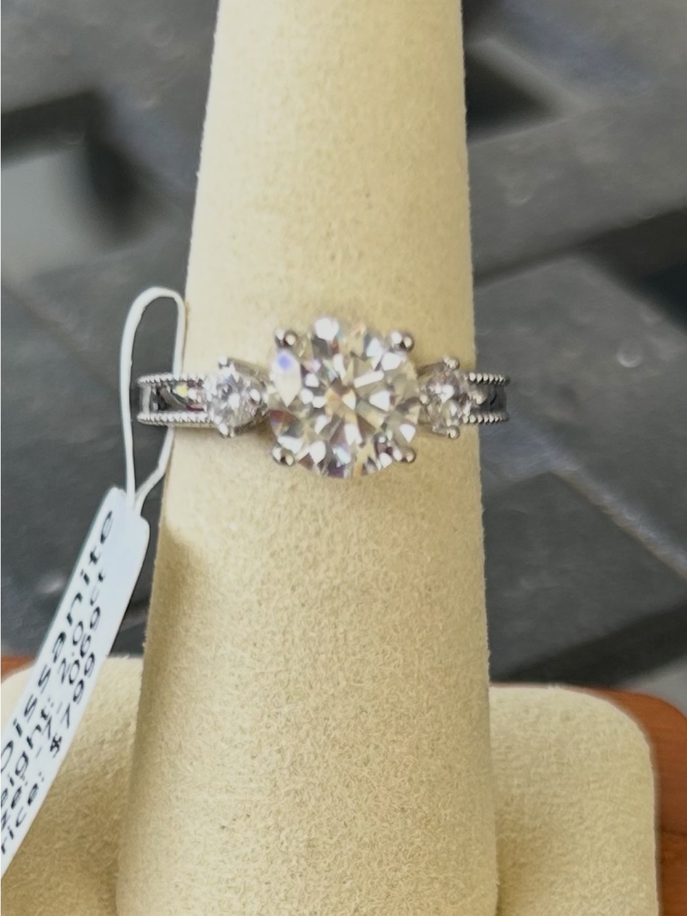 2 carat Moissanite ring s7 Solitaire Ring with Accent Stones